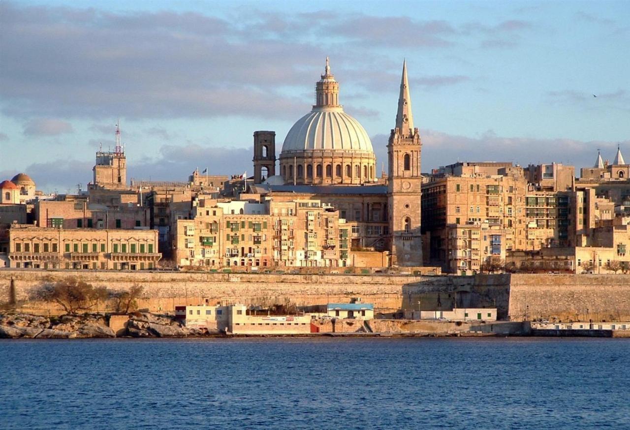 Luxurious Apt With Ocean Views And Pool In Tigne Point Sliema Buitenkant foto