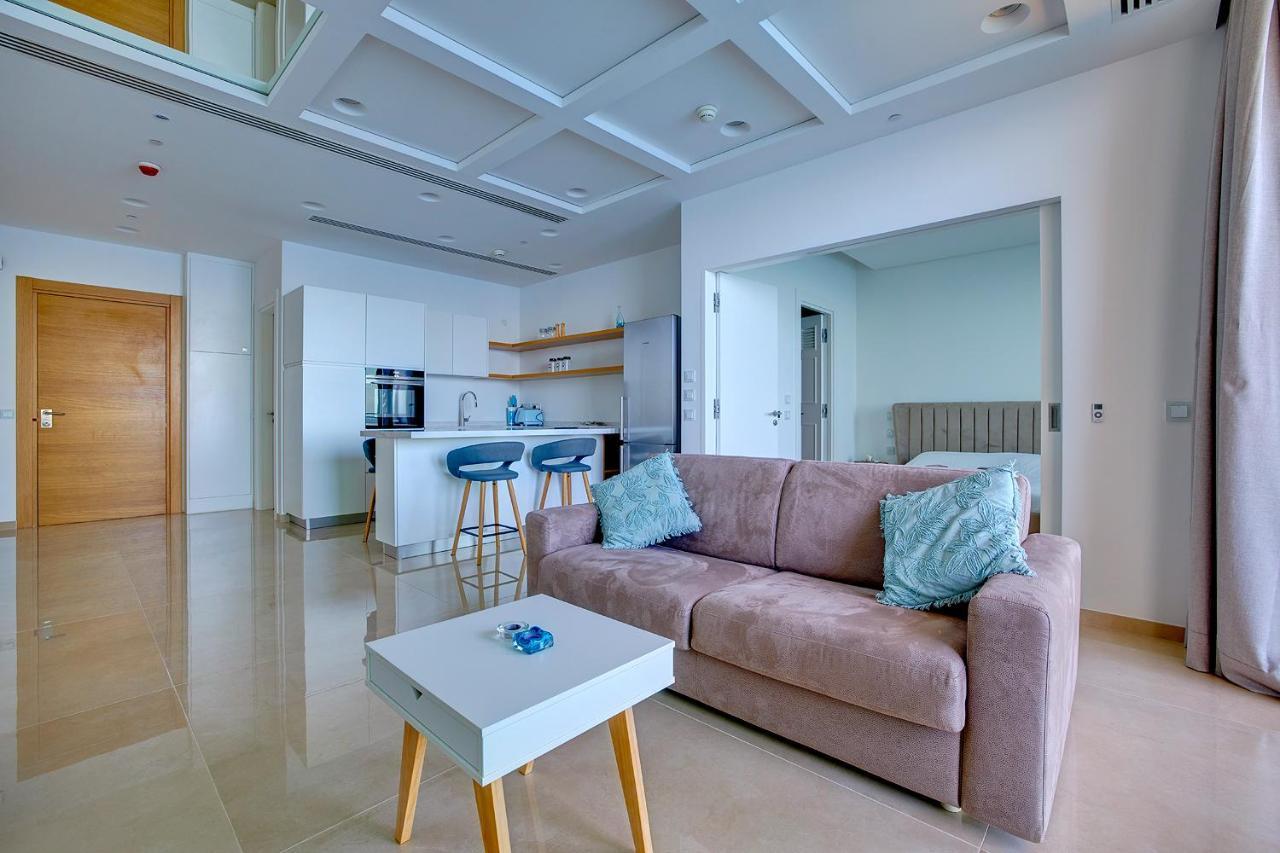 Luxurious Apt With Ocean Views And Pool In Tigne Point Sliema Buitenkant foto
