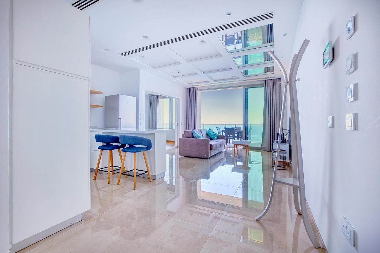 Luxurious Apt With Ocean Views And Pool In Tigne Point Sliema Buitenkant foto
