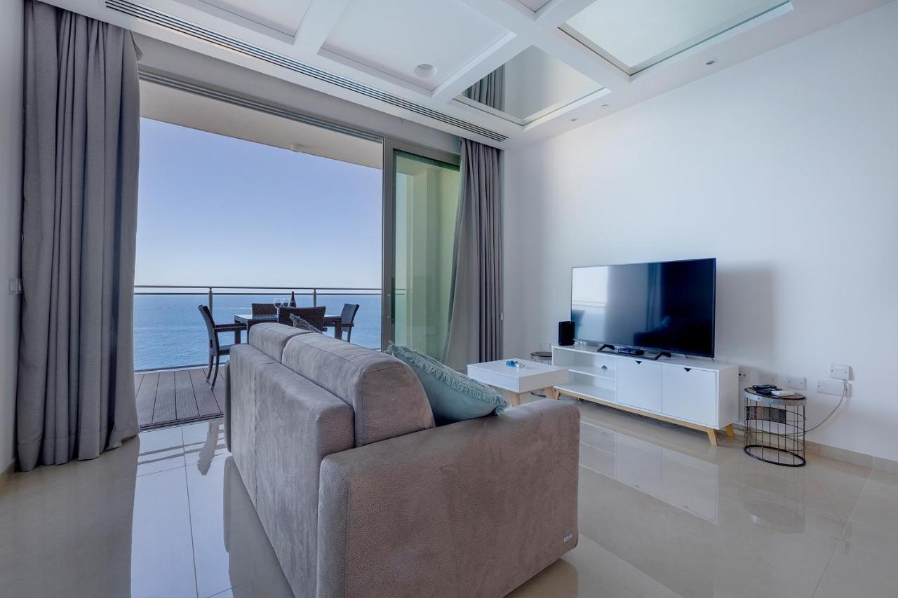 Luxurious Apt With Ocean Views And Pool In Tigne Point Sliema Buitenkant foto