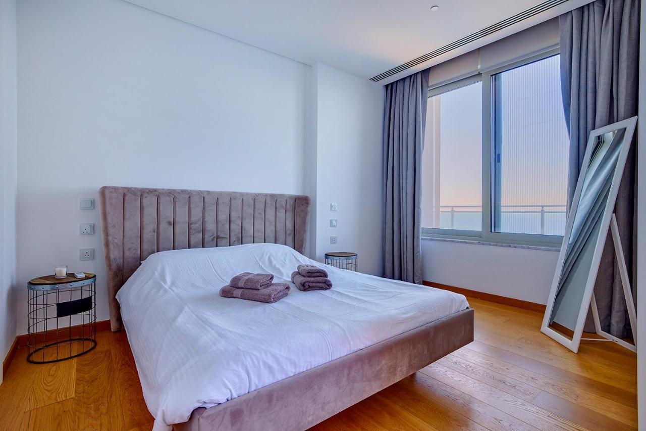 Luxurious Apt With Ocean Views And Pool In Tigne Point Sliema Buitenkant foto
