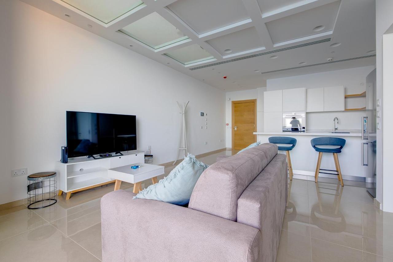 Luxurious Apt With Ocean Views And Pool In Tigne Point Sliema Buitenkant foto